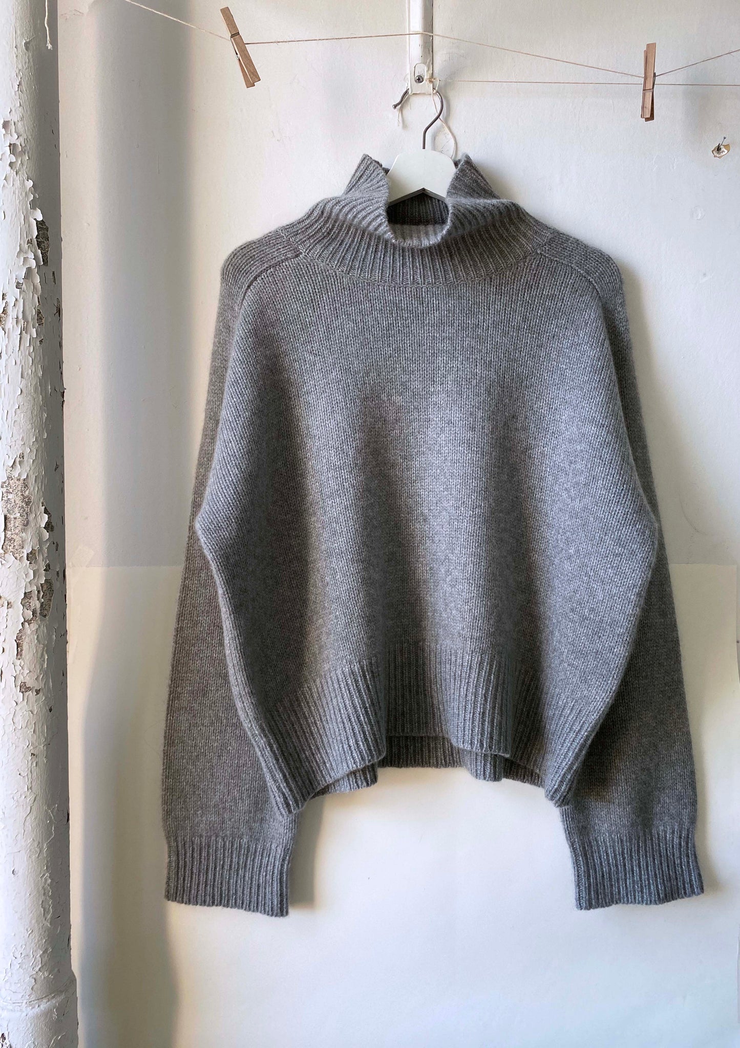 100% Cashmere Funnel Neck Sweater - Heather Grey