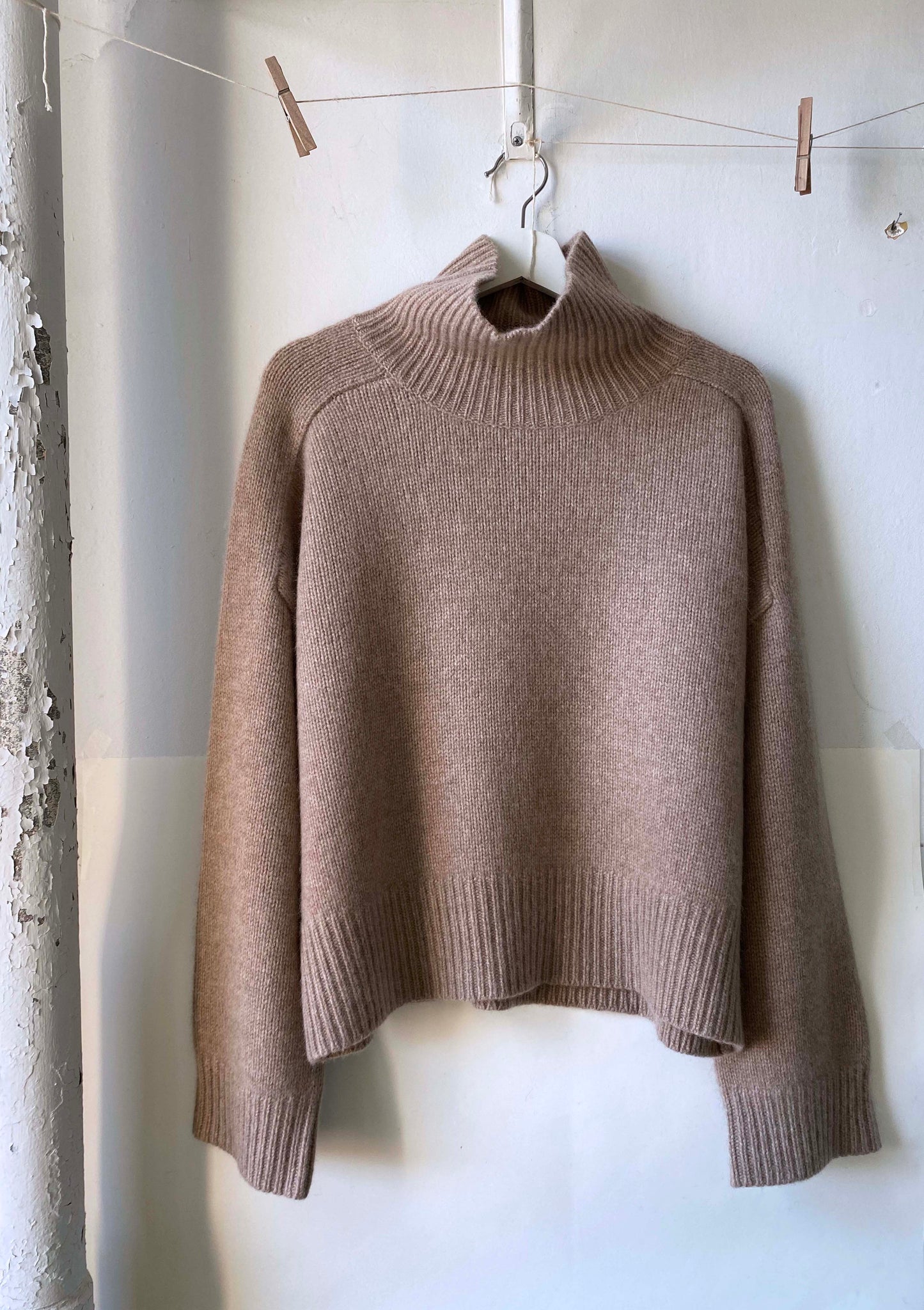 100% Cashmere Funnel Neck Sweater - Fawn