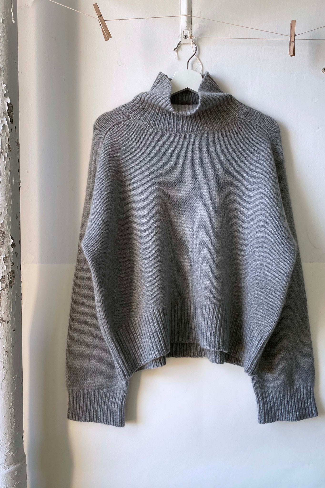 100% Cashmere Funnel Neck Sweater - Heather Grey